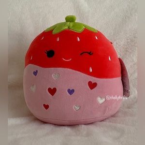 Squoshmallow Scarlet